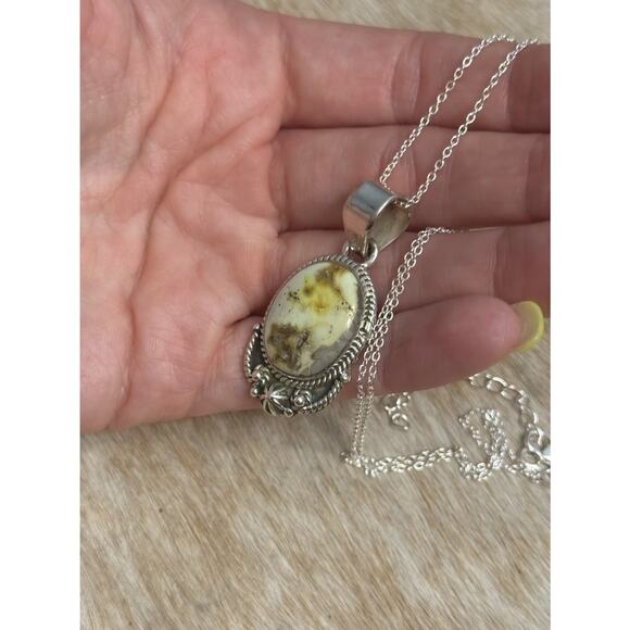 Large Native American Sterling Silver Palomino Turquoise Oval Pendant Necklace - Picture 11 of 11